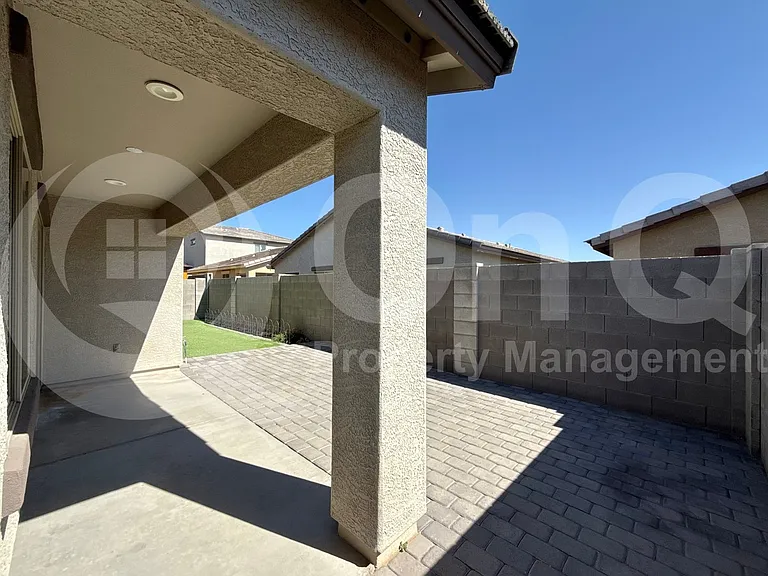 1877 W Overland St — Photo 20