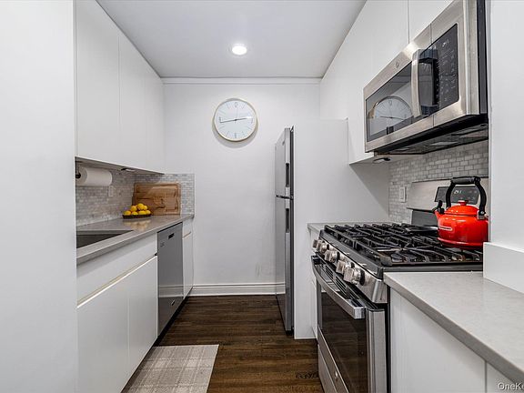 3rd image of 6 Birchwood Court #3B