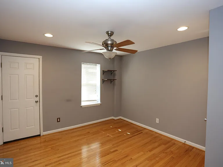 524 S Bouldin St — Photo 20