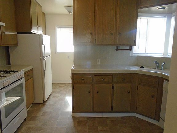 5th image of 2714 Cedar St