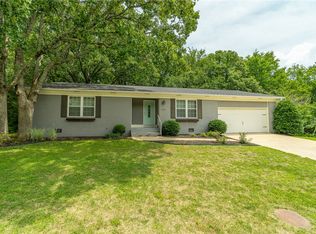 2722 N Stagecoach Dr, Fayetteville, AR 72703