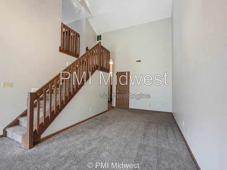 1092 Cobra Dr — Photo 8