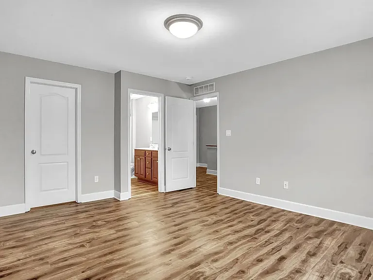 Master bedroom has an en-suite bathroom and a walk in closet.