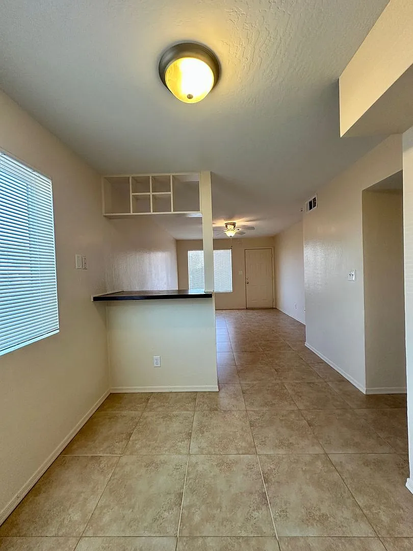 43 W Inglewood Street-(3538 $S)-21195322 — Photo 2
