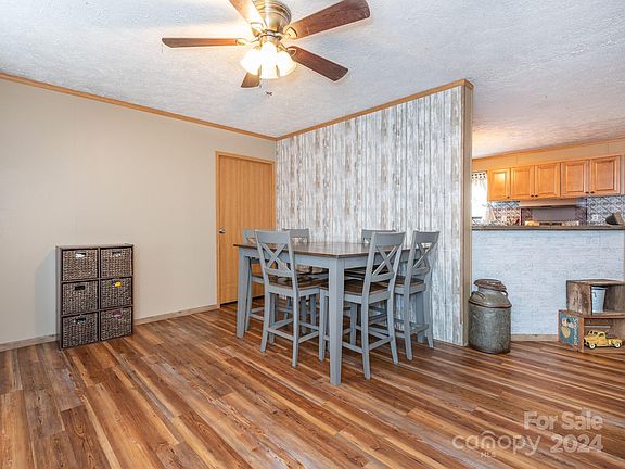 4th image of 3823 Cross Creek Dr