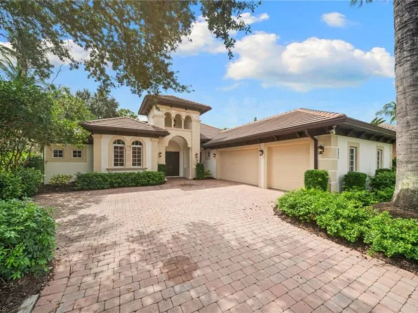 8886 Shenendoah Cir, Naples, FL 34113