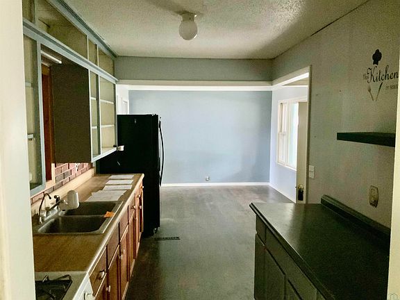 4th image of 311 NW 3rd St