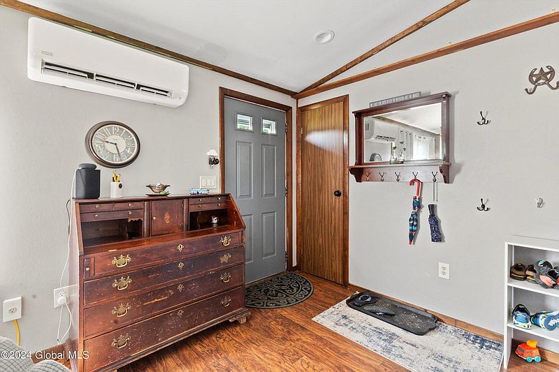 4th image of 485 Cottrell Road