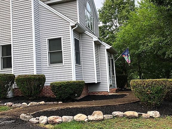 3rd image of 1990 Creekside Ct