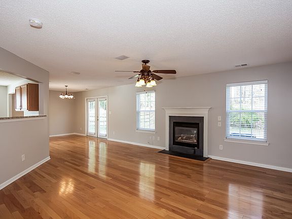 4th image of 10619 Haddington Dr