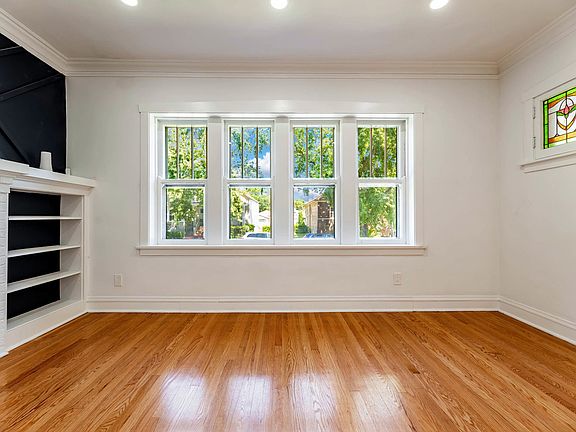 4th image of 1520 Wesley Ave