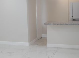 3096 SW 17th St, Miami, FL 33145