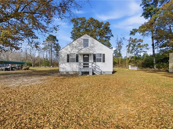 9604 Gates Rd, Suffolk, VA 23437