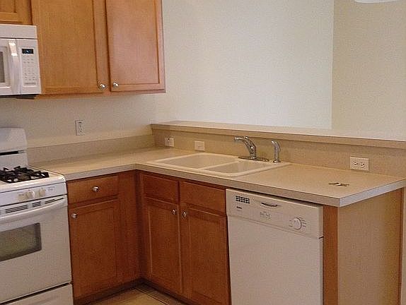 4th image of 410 Sunnyhurst Pl