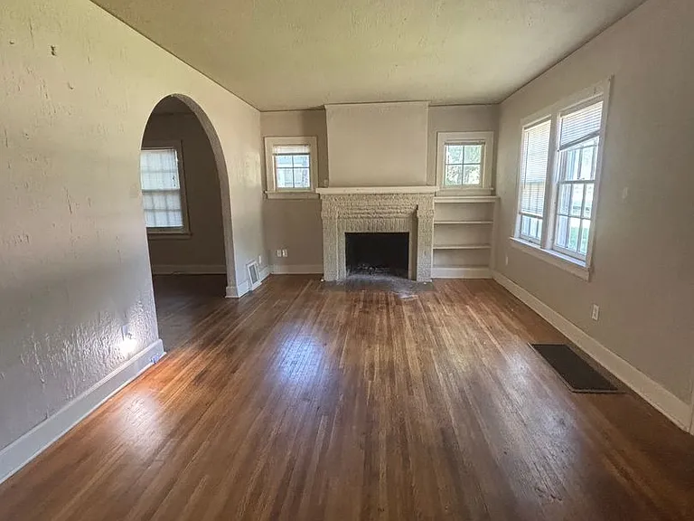 1435 Fairmount St — Photo 3