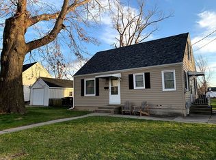 509 39th St NE, Cedar Rapids, IA 52402