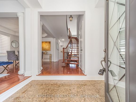 4th image of 19 Eaglesprings Cres