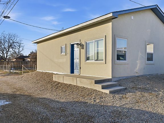 4th image of 2015 Elm Ave #B