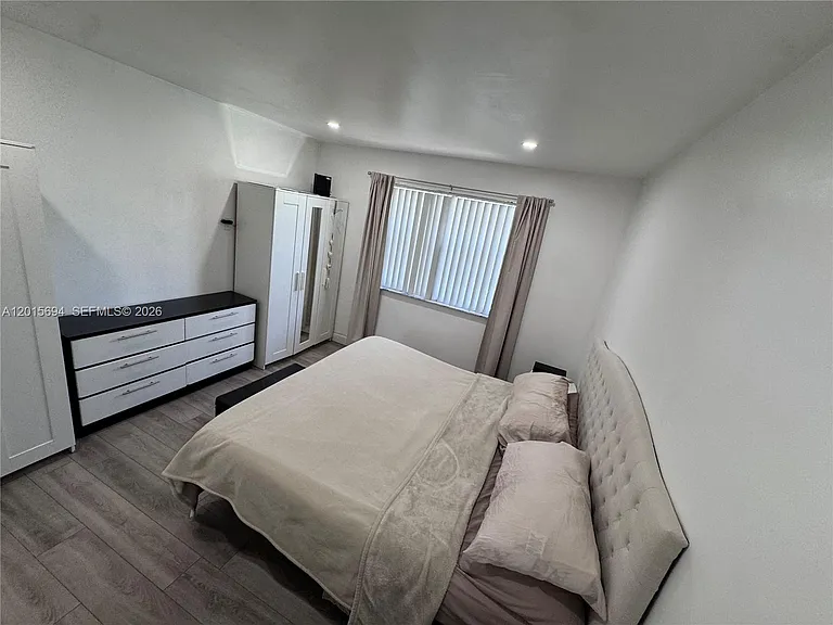 8550 Byron Ave #2G — Photo 9