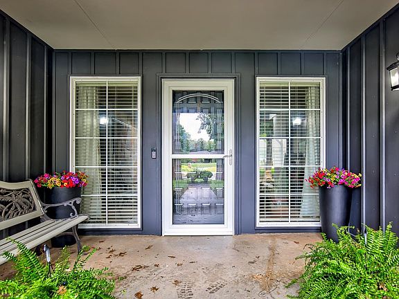 3rd image of 4017 Country Club Dr