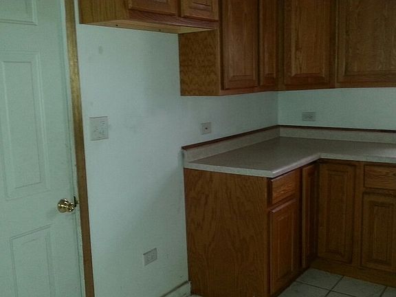 4th image of 2214 Seymour Ave