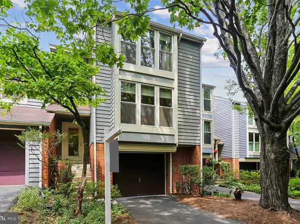 11333 Orchard Ln, Reston, VA 20190