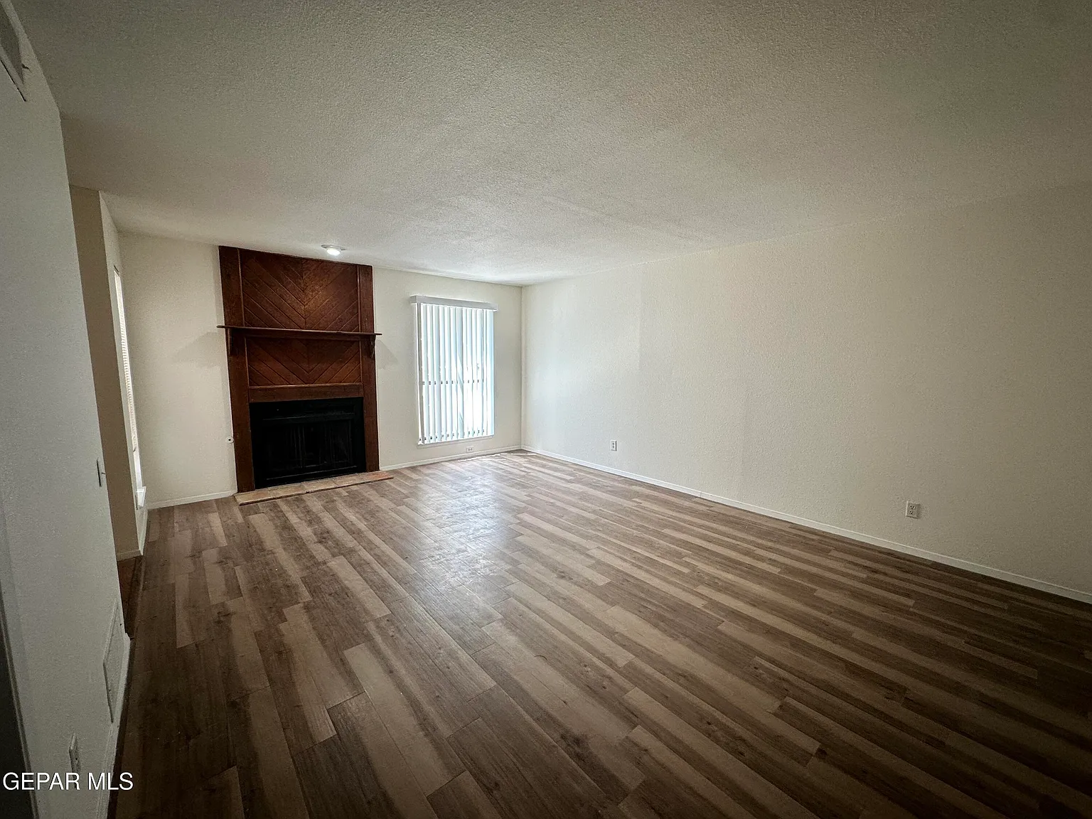 3 bed, 2.5 bath, 1536 sqft, $1,885 — Photo 3
