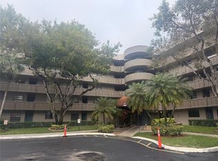 1000 Colony Point Cir #422, Pembroke Pines, FL 33026