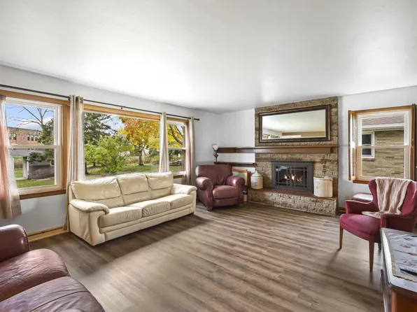 210 Pleasant Drive, Waunakee, WI 53597