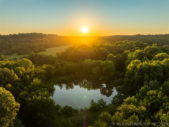 130 E 106th Rd, Webbers Falls, OK 74470