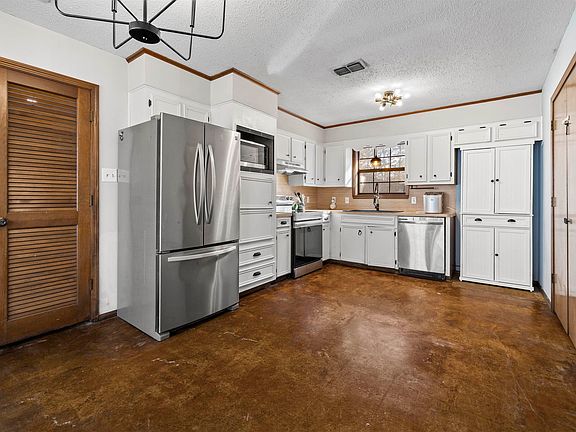 5th image of 3014 Latonia St