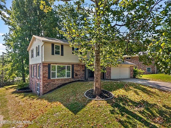 3rd image of 953 Westwood Dr