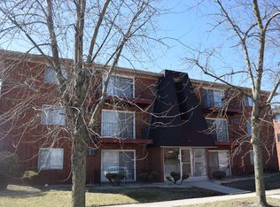17640 Rosewood Dr APT 2A, Lansing, IL 60438