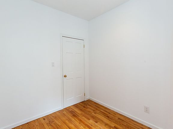 4th image of 9 Maiden Ln #9A