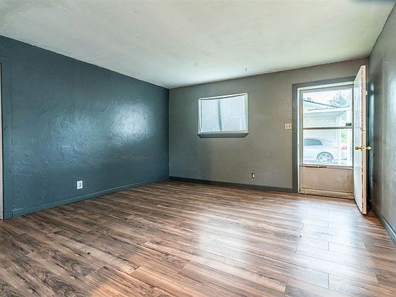 5th image of 3756 Kenwood St