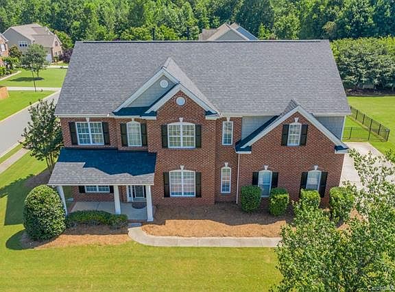 4th image of 401 Palmerston Ln #163