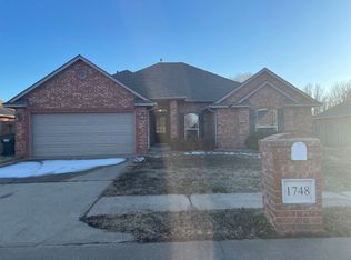 1748 Birchfield Rd, Edmond, OK 73003