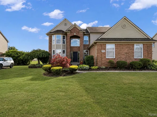 6552 Florence Ln, Belleville, MI 48111