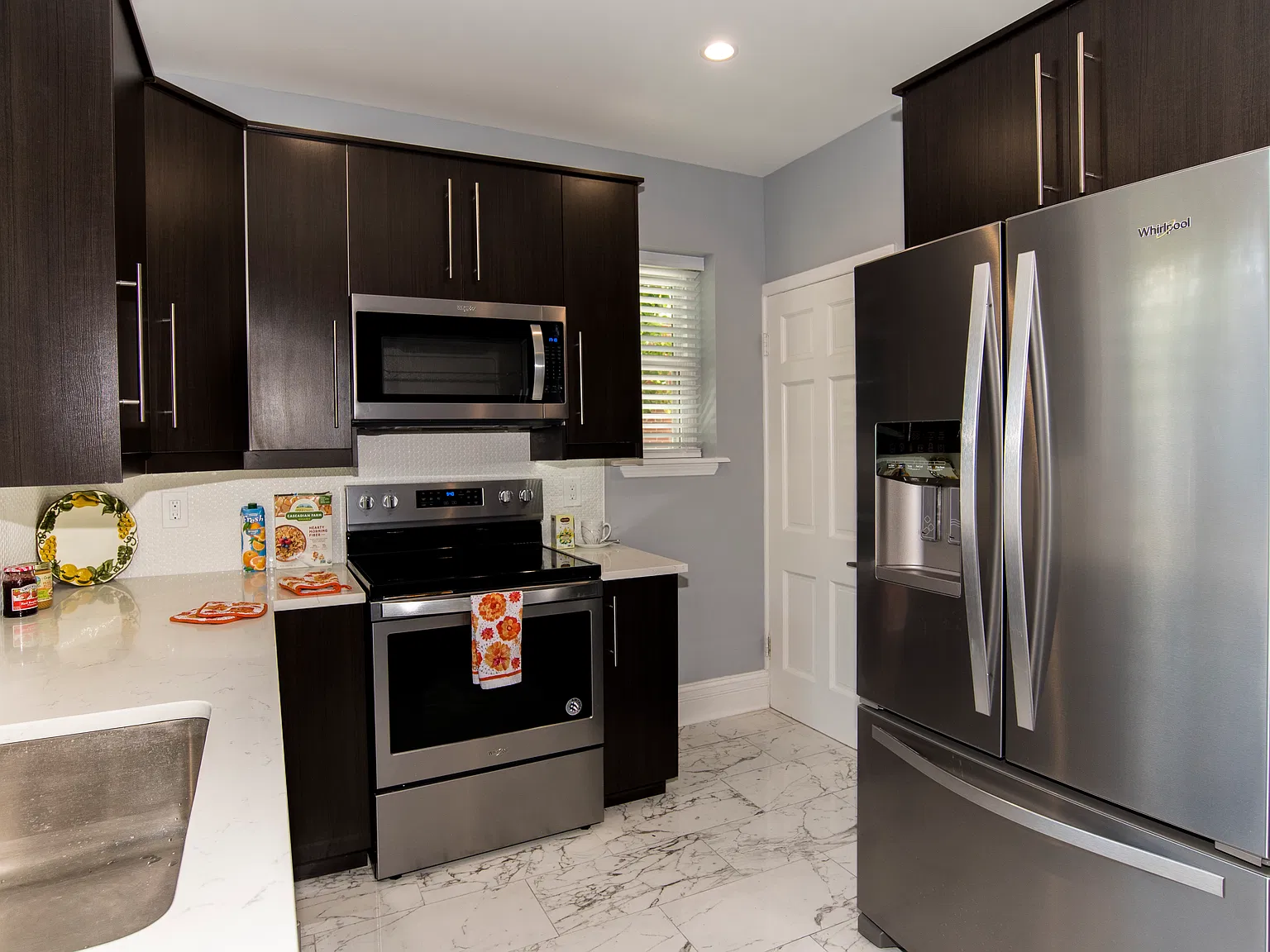 3 bed, 1700 sqft, $2,900 — Photo 3