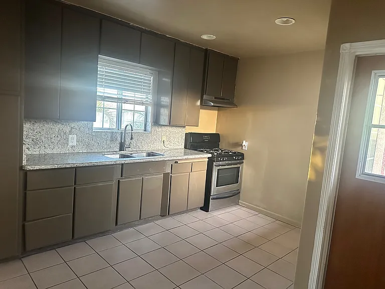 6521 Loma Vista Pl — Photo 2