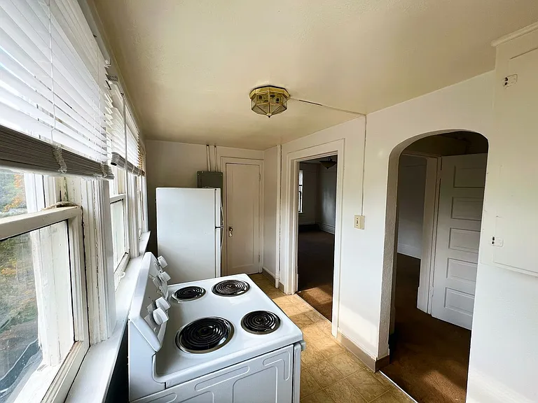 1125 W 11th Ave - 14 Unit — Photo 5