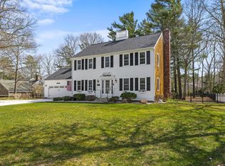 45 Yardarm Dr, Mashpee, MA 02649
