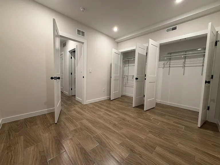 1513 W Stiles St #1 — Photo 17