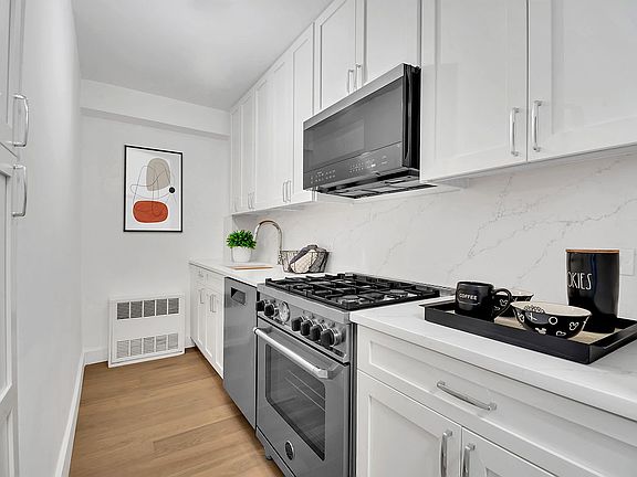 3rd image of 120 E 90th St APT 3H