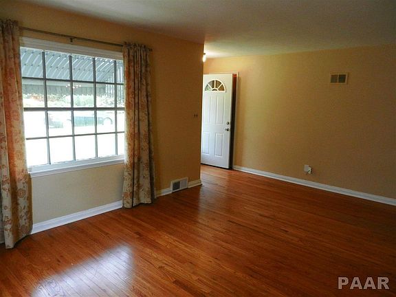 4th image of 2725 N Golf Dr