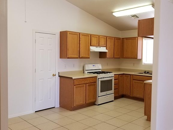 Kitchen - from side angle