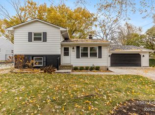 1918 Woodlawn Ave SE, Grand Rapids, MI 49506