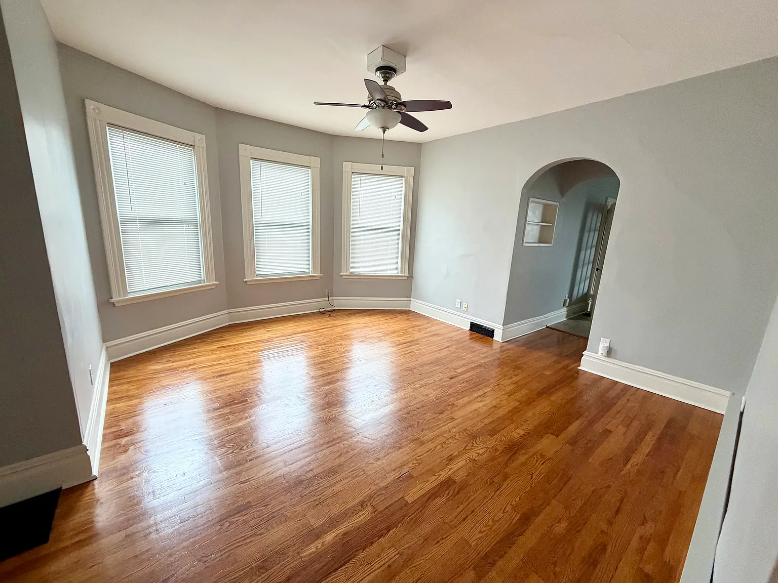 2 bed, 800 sqft, $975 — Photo 1