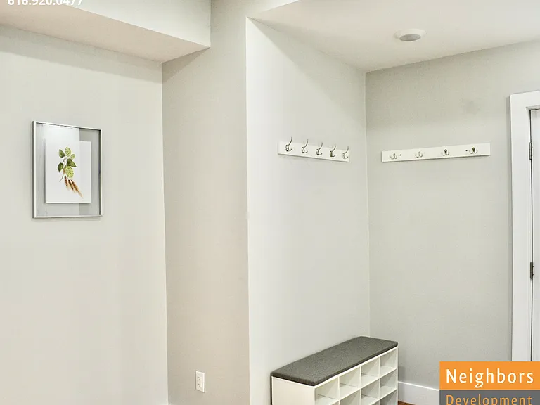 927 Arianna St NW — Photo 8