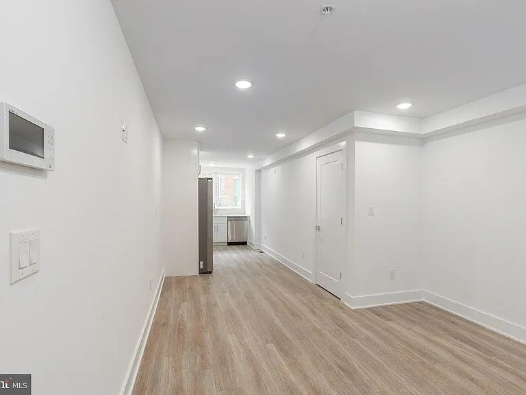 1931 E Huntingdon St #1 — Photo 12